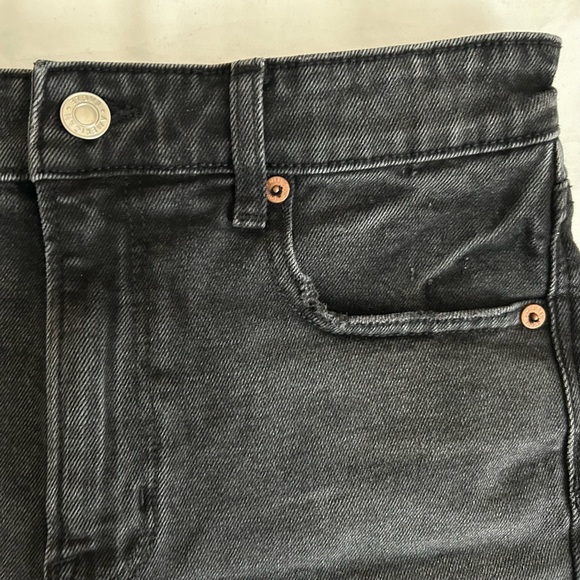 american eagle hi-rise 90s boyfriend short - Picture 3 of 5